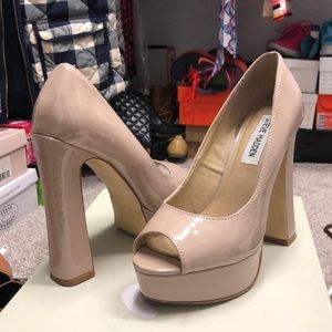 Steve Madden Nude Platform Peeptoe Pump sz 6.5